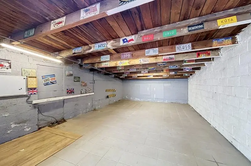 Garage-Cave